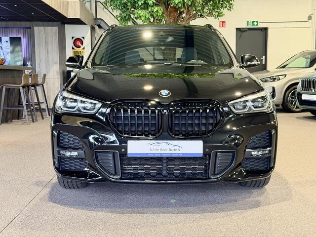 BMW X1 xDrive25e High Executive M-Sport | '19 | Camera | HUD | Electrische stoelen