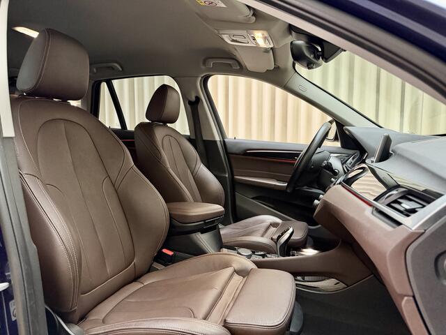 BMW X1 sDrive20i 192 PK Org.NL! / HUD / Naiv Pro / Keyless / Afn. Trekhaak / Camera / Leder / Stoelverwarming / LED / 18'' LMV