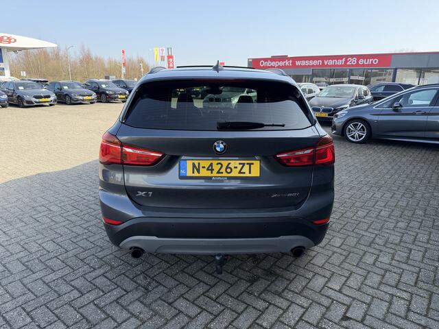 BMW X1 xDrive20i High Executive Leder Panoramadak Trekhaak 2000 KG Trekgewicht! LED Stoelverwarming Keyless Entry