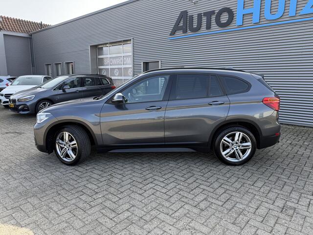 BMW X1 xDrive20i High Executive Leder Panoramadak Trekhaak 2000 KG Trekgewicht! LED Stoelverwarming Keyless Entry