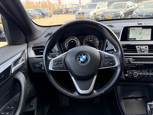 BMW X1 xDrive20i High Executive Leder Panoramadak Trekhaak 2000 KG Trekgewicht! LED Stoelverwarming Keyless Entry