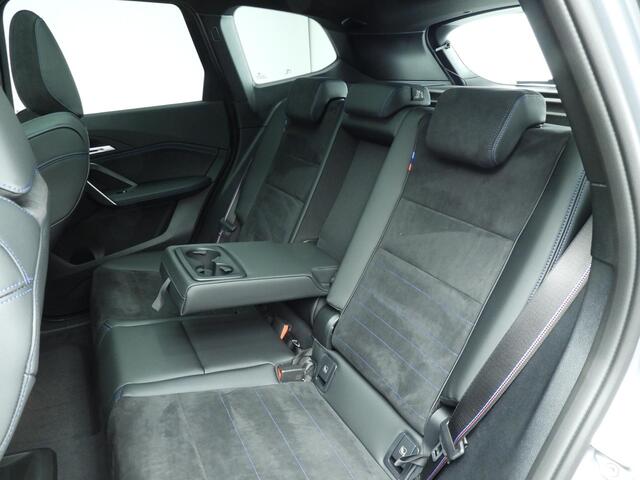 BMW X1 xDrive25e M-Sportpakket / Trekhaak / Panoramadak / Head-up / Harman Kardon / LED / Getint glas / Alu wielen 20 inch