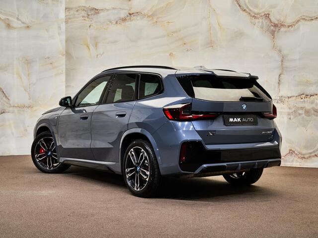 BMW X1 xDrive30e M Sport Pro, pano, tr.haak, H/K, massage, 19", keyless, privacy