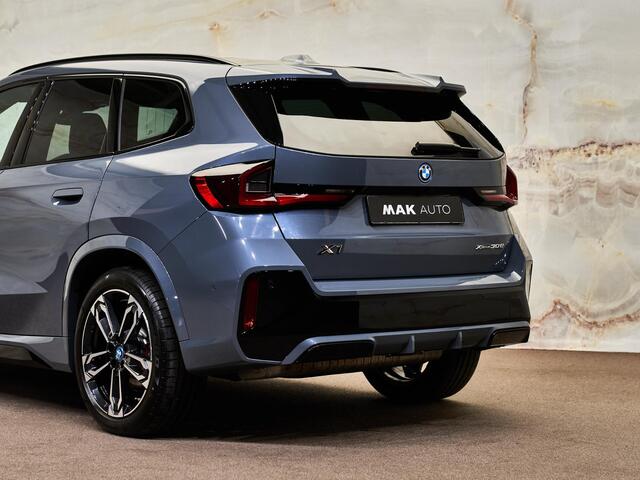 BMW X1 xDrive30e M Sport Pro, pano, tr.haak, H/K, massage, 19", keyless, privacy