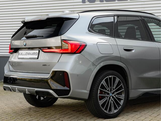 BMW X1 sDrive18i M-Sport Pro - 20 inch - Pano - Memory - Trekhaak - Head-up