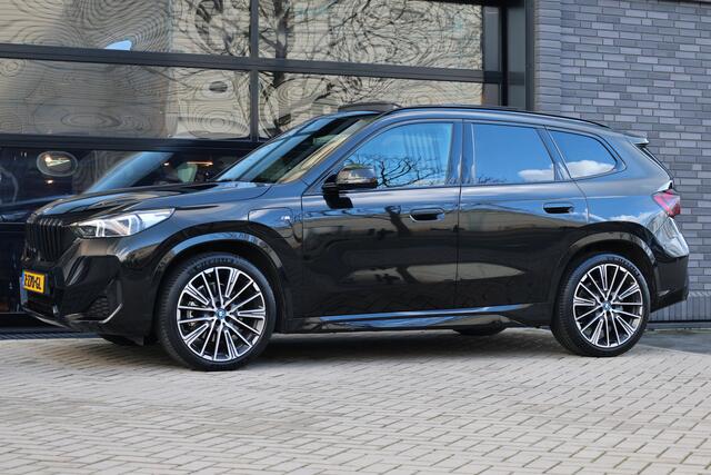 BMW X1 xDrive30e | M-SPORT | NAP! | PANO | H/K AUDIO | HUD | MEMORY | 20'' | KEYLESS | LED ADAPTIEF |