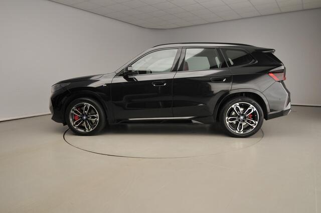BMW X1 sDrive18i | M-Sportpakket | LED | Leder | HUD | Active cruise | Trekhaak | Stoelverwarming | DAB | Alu 19 inch