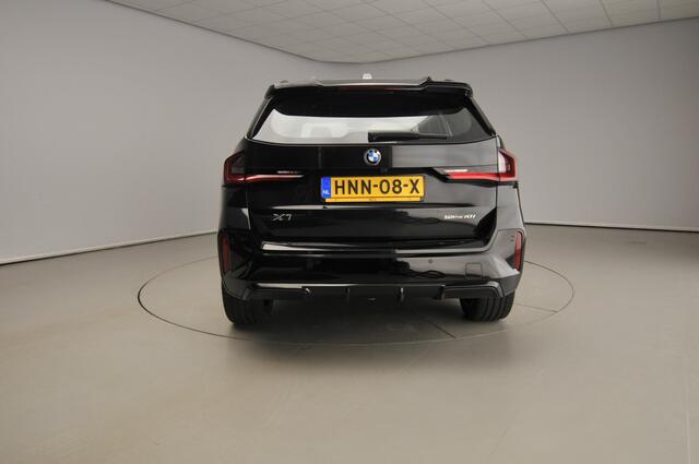 BMW X1 sDrive18i | M-Sportpakket | LED | Leder | HUD | Active cruise | Trekhaak | Stoelverwarming | DAB | Alu 19 inch
