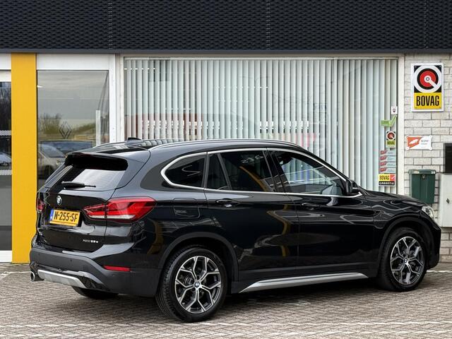 BMW X1 xDrive25e High Executive | NAP | Driving Assistant Plus | X-Line | Pack Parking | Pack Safety | Achteruitrijcamera | Leer | Stoelverwarming | Elektrisch glazen schuig-kantel dak | Head-up display |