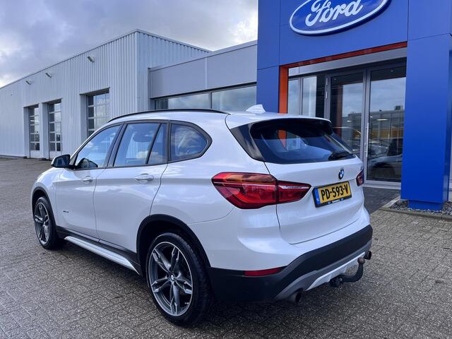 BMW X1 sDrive20i Executive | achteruitrijcamera | trekhaak