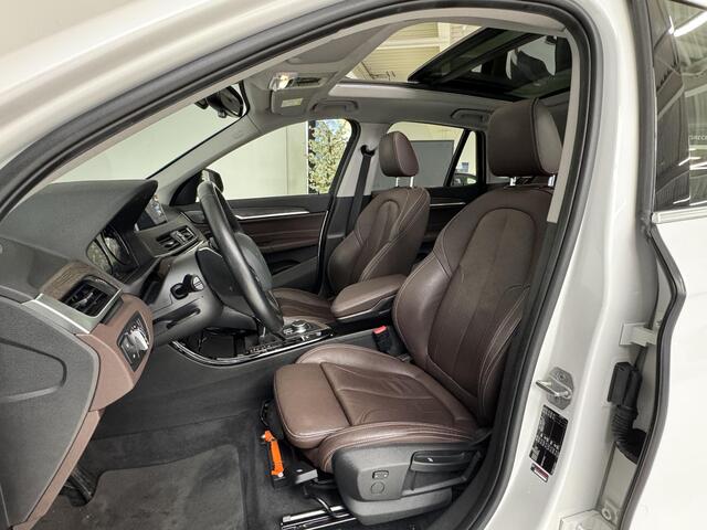 BMW X1 sDrive20i High Executive | Trekhaak | Leder | Panoramadak | Achteruitrijcamera |