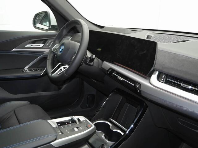 BMW X1 xDrive25e | M-Sport | Harman/kardon | Trekhaak | Elek. stoelverst. | Co Pilot | Head up