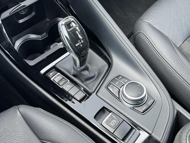 BMW X1 sDrive18i High Executive 140 pk | Trekhaak | 18 inch | X line | Led