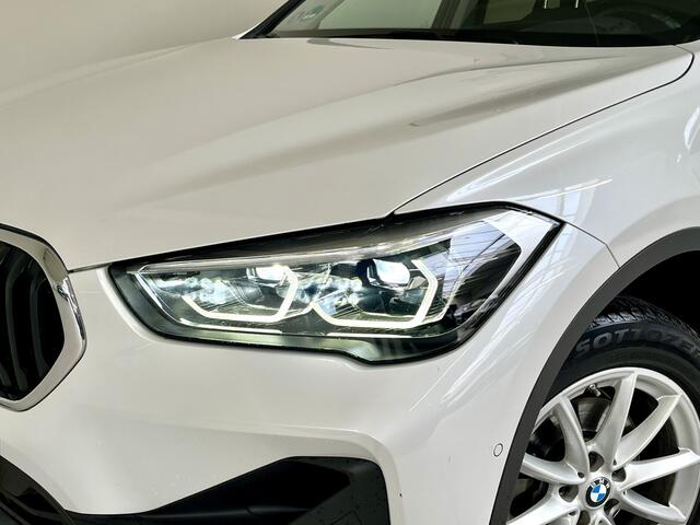 BMW X1 sDrive18i Automaat | Trekhaak | Stoelverwarming | PDC | Navi | 2 jaar BMW Garantie |