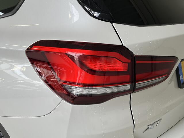 BMW X1 sDrive18i Automaat | Trekhaak | Stoelverwarming | PDC | Navi | 2 jaar BMW Garantie |