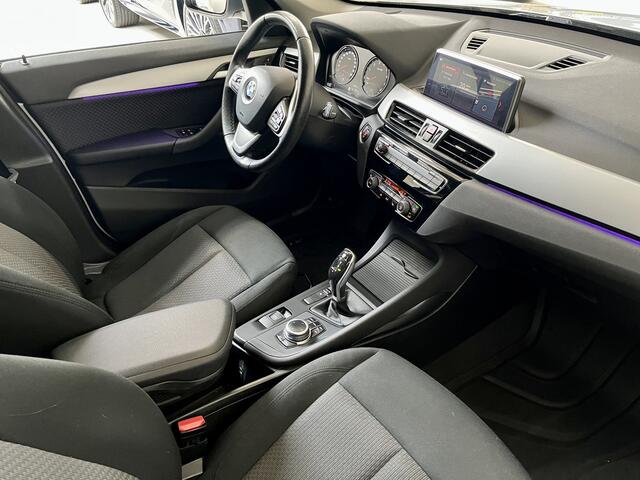 BMW X1 sDrive18i Automaat | Trekhaak | Stoelverwarming | PDC | Navi | 2 jaar BMW Garantie |