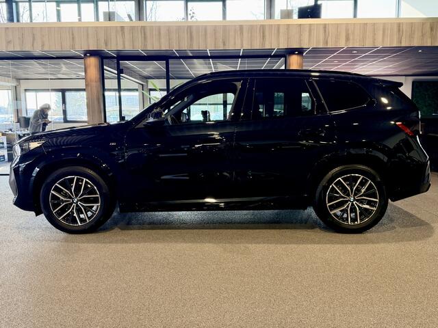 BMW X1 sDrive18i Shadow Line M-Sport | Parkeerhulp met camera | Stoelverwarming | Carplay/Android