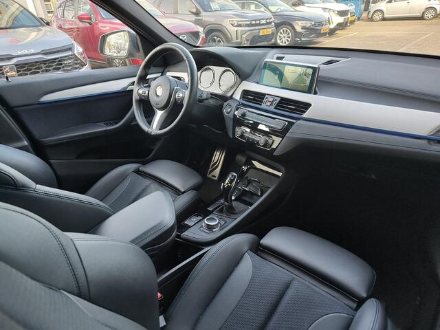 BMW X1 SDRIVE18i HIGH EXECUTIVE AUT. Open dak | Leder | LED | Stoelverwarming