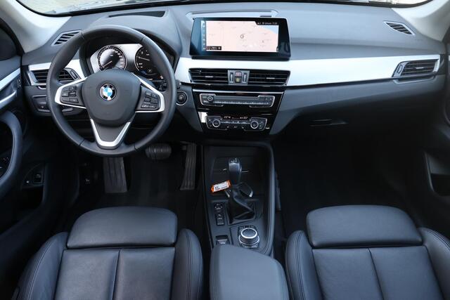 BMW X1 xDrive25e Executive 1e Eigenaar | Dealer Onderh | NAP | BTW | Head-Up | Stoelverwarming | Elek Klep | Navi | Carplay | Keyless | Bots | Cruise | Leer