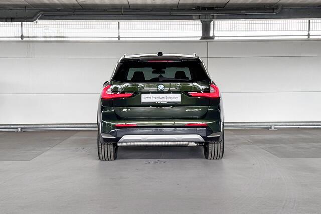 BMW X1 xDrive25e | Actiefstoelen voor | Glazen panoramadak