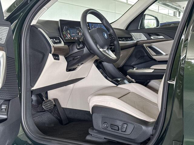 BMW X1 xDrive25e | Actiefstoelen voor | Glazen panoramadak