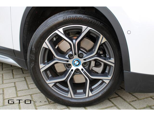 BMW X1 xDrive25e | LED | Getint Glas | Camera | Trekhaak
