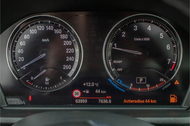 BMW X1 sDrive20i High Executive, 63.000km NAP, Sport Line, Panoramadak, Camera, Trekhaak, Leder, Head-up, Stoelverwarming.