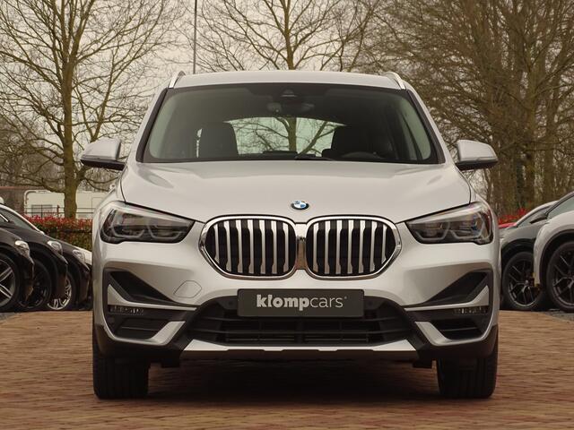 BMW X1 xDrive20i | 4x4 | Carplay | HUD | Trekhk | Camera | 1e Eig. | Ad.Cruise | Dealeronderhouden!