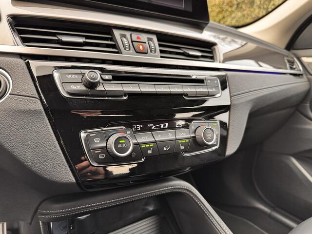 BMW X1 xDrive20i | 4x4 | Carplay | HUD | Trekhk | Camera | 1e Eig. | Ad.Cruise | Dealeronderhouden!