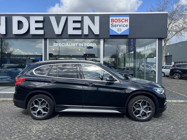 BMW X1 sDrive20i High Executive 192pk/141kW Automaat | Panodak | Afneembare trekhaak | Vol leder | Camera | Elektr. achterklep | Head-Up display | etc. etc.
