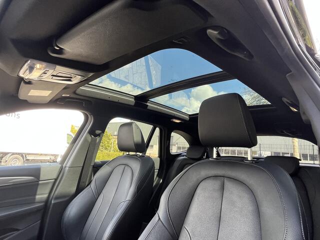 BMW X1 sDrive20i High Executive 192pk/141kW Automaat | Panodak | Afneembare trekhaak | Vol leder | Camera | Elektr. achterklep | Head-Up display | etc. etc.