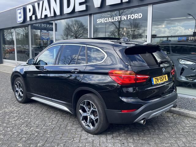 BMW X1 sDrive20i High Executive 192pk/141kW Automaat | Panodak | Afneembare trekhaak | Vol leder | Camera | Elektr. achterklep | Head-Up display | etc. etc.