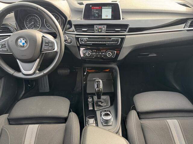 BMW X1 sDrive18i High Executive Aut- Sport Interieur, Stoelverwarming, Park Assist, Xenon Led