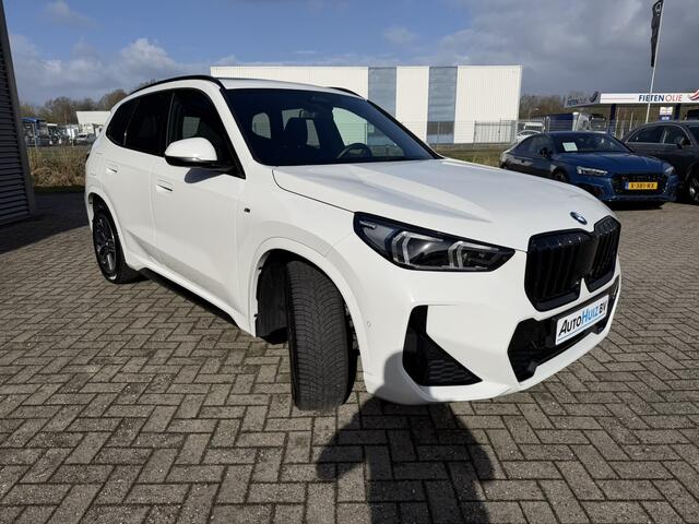 BMW X1 sDrive20i M Sport Premium Pack Panoramadak Trekhaak Keyless Entry Stoelverwarming Adaptieve LED