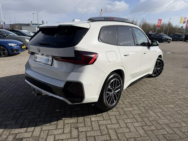 BMW X1 sDrive20i M Sport Premium Pack Panoramadak Trekhaak Keyless Entry Stoelverwarming Adaptieve LED