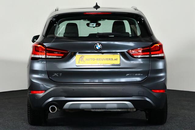 BMW X1 xDrive25e xLine / LED / HUD / Navi / Camera