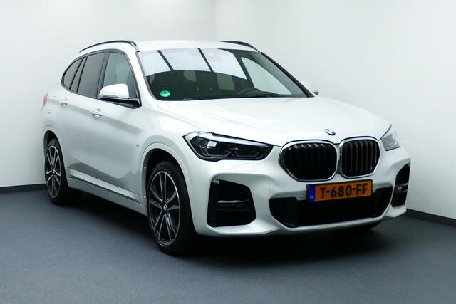 BMW X1 sDrive18i High Executive. Camera, Leer, StoelVerw, Full Led, Elek A Klep, 19"LM Velgen
