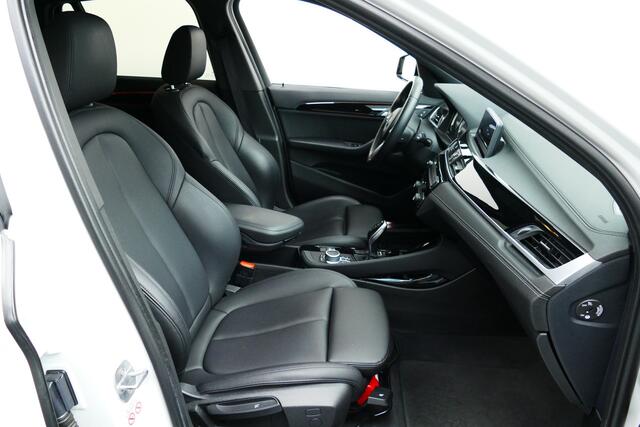 BMW X1 sDrive18i High Executive. Camera, Leer, StoelVerw, Full Led, Elek A Klep, 19"LM Velgen