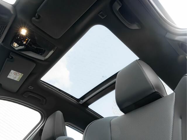 BMW X1 xDrive25e M-Sport - Pano - Trekhaak - Driving Ass Prof - Head-up