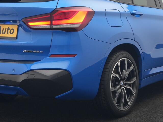 BMW X1 xDrive25e M Sport PHEV 221pk Dealer O.H | Trekhaak Afn. | Panodak | Camera | Sportstoelen & Sportstuur Verwarmd | Hifi Audio | Cruise Control | Sfeerverlichting | Navigatie | DAB | 19"L.M | Plug In Hybrid |