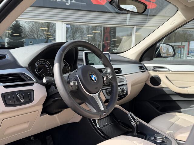 BMW X1 sDrive20i | Leder | Memory | Camera | HUD | Trekhaak