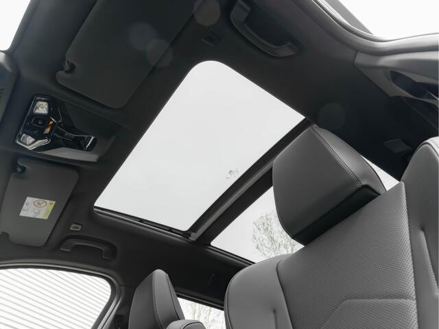 BMW X1 sDrive18i M-Sport Pro - Pano - Memoryzetel - Trekhaak - ACC - Head-Up - Harman Kardon