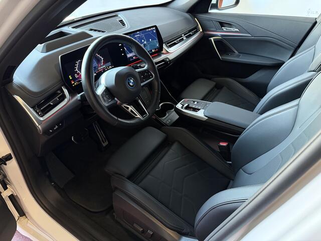 BMW X1 XDRIVE 25E M-SPORT LED PANO.SCHUIFDAK ELEK.KLEP NAVI STOELVERW M-SHADOW LINE ELEK.STOEL ZWARTE.HEMEL 2025 PHEV PLUG IN HYBRID AWD 4X4 4WD ? Top Auto's. Al 30 Jaar uw Bmw Specialist in , BMW M / M Sport / PHEV / HEV / Hybrid / Mhev / 25e / 30e / xDrive25e