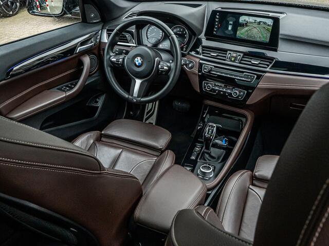 BMW X1 xDrive20i High Exe M-Sport PANO 19 INCH HARMAN KARDON HUD CAMERA SHADOW