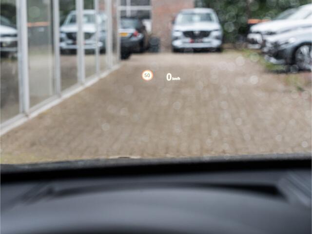 BMW X1 xDrive20i High Exe M-Sport PANO 19 INCH HARMAN KARDON HUD CAMERA SHADOW