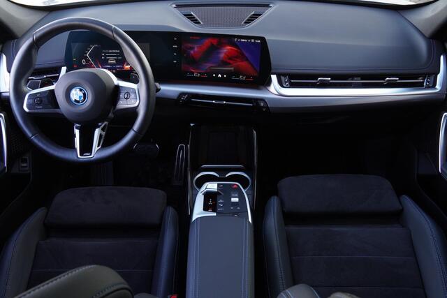BMW X1 xDrive25e PHEV Sportstoelen M-pakket Shadow line Elec achterklep