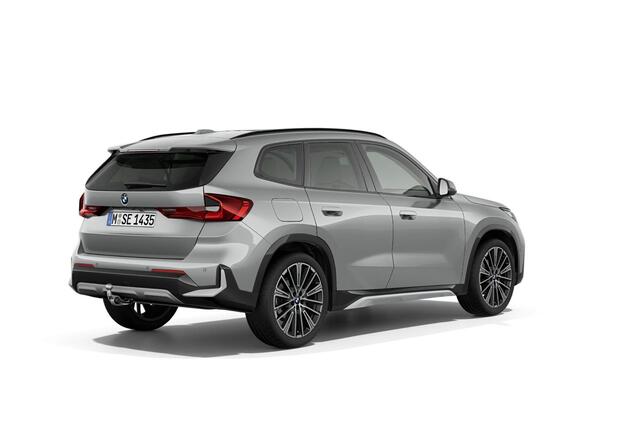 BMW X1 sDrive20i | X Line | Panoramadak | Driving Assistant Professional | Parking Assistant Plus | Head-Up Display | Harman Kardon