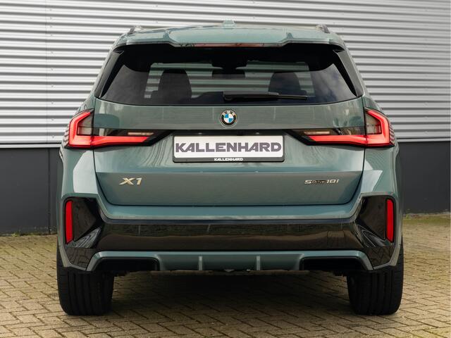 BMW X1 sDrive18i M-Sport Pro - Pano - Massage Zetel - Trekhaak - ACC