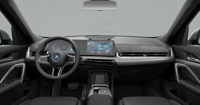 BMW X1 xDrive25e M Sport - Sportstoelen - Elektrisch verwarmde voorstoelen - Comfort Access - Grootlichtassistent - PREMIUM PACK - Voorbereiding Driving Assistant Plus -