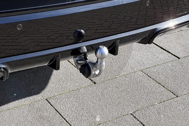 BMW X1 xDrive25e M Sportpakket Pro | Head-up display | Panoramadak | Trekhaak | Innovation Pack | Huisselectie